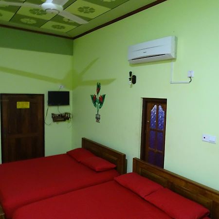 Mama'S Here Resort Калпития Екстериор снимка